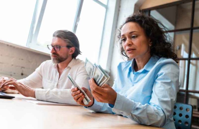 Comment faire un crédit sans CDI ou sans justificatif - Plateforme C